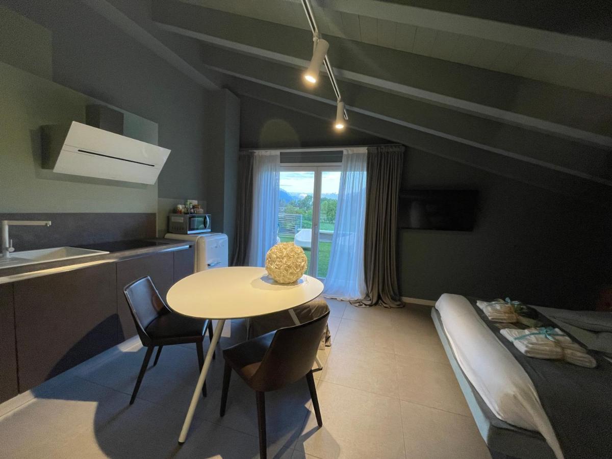 Art B&B Design Costa Volpino Luaran gambar