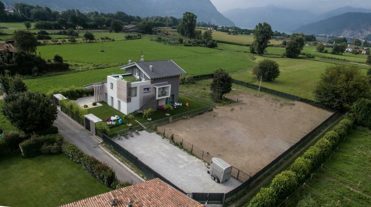Art B&B Design Costa Volpino Luaran gambar