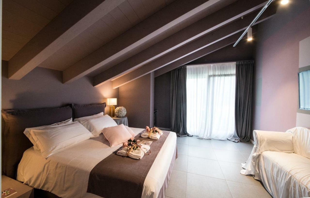 Art B&B Design Costa Volpino Luaran gambar