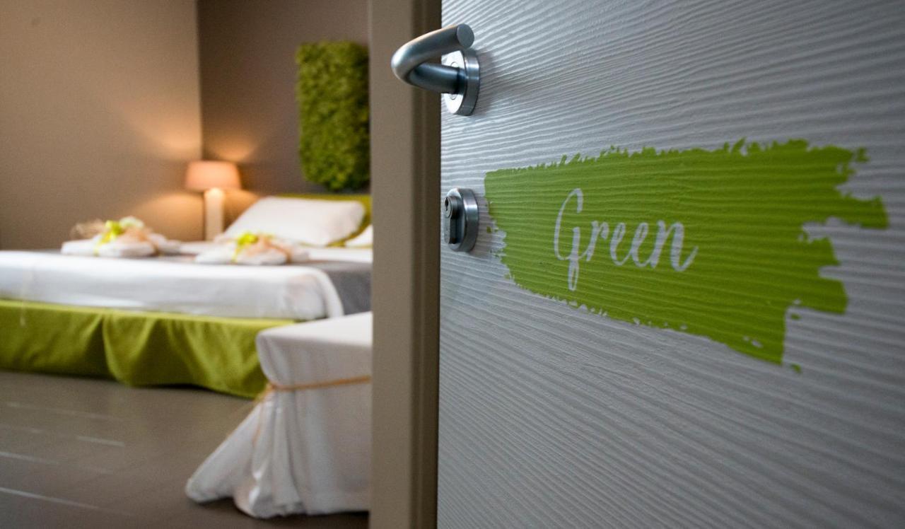 Art B&B Design Costa Volpino Luaran gambar